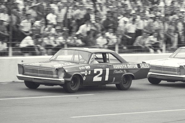 Marvin Panch Wood Bros. 1965 Ford Atlanta | Mac's Motor City Garage