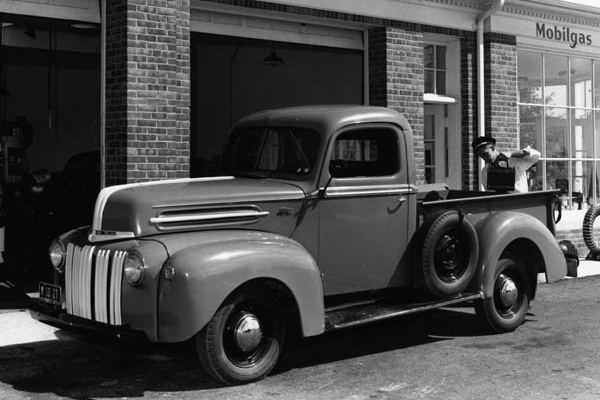 1942 Ford truck production #3