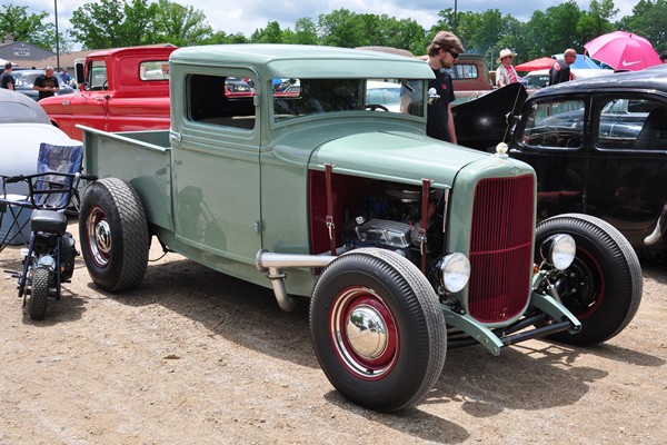 1932 Ford closed cab pickup #3