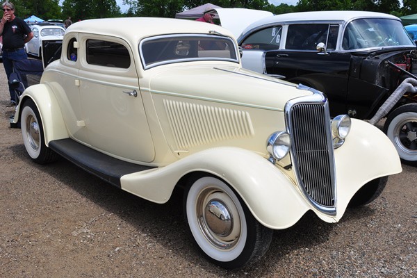 Chopped 1934 Ford five-window coupe | Mac's Motor City Garage