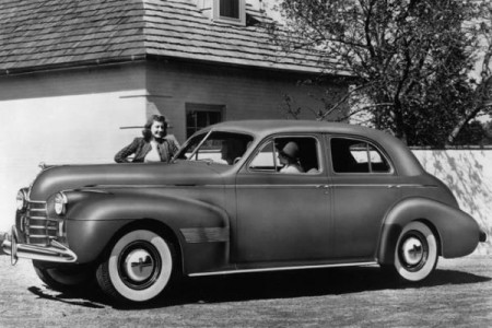 1940 Oldsmobile Custom 8 Cruiser Touring Sedan | Mac's Motor City Garage