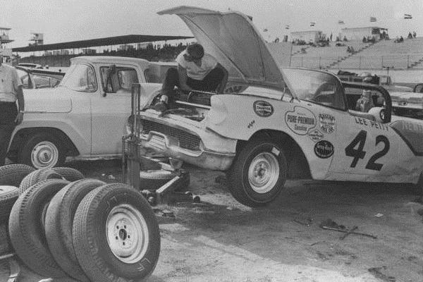 Lee Petty 1957 Olds pits Darlington | Mac's Motor City Garage