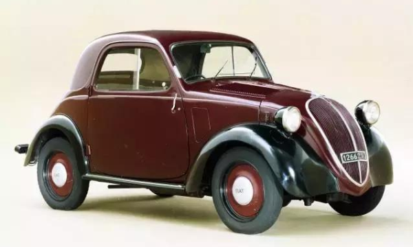 Video: A Pocket History Of The Fiat Topolino | Mac's Motor City Garage