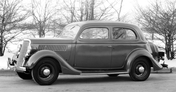 New and Improved: The 1935 Ford V8 Grows Up - Mac's Motor City ...