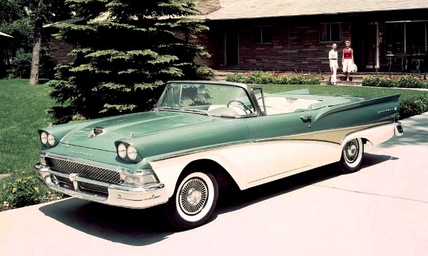 Video: Selling the 1958 Ford Sunliner Ragtop - Mac's Motor City